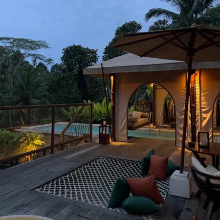 Hotels & Villas