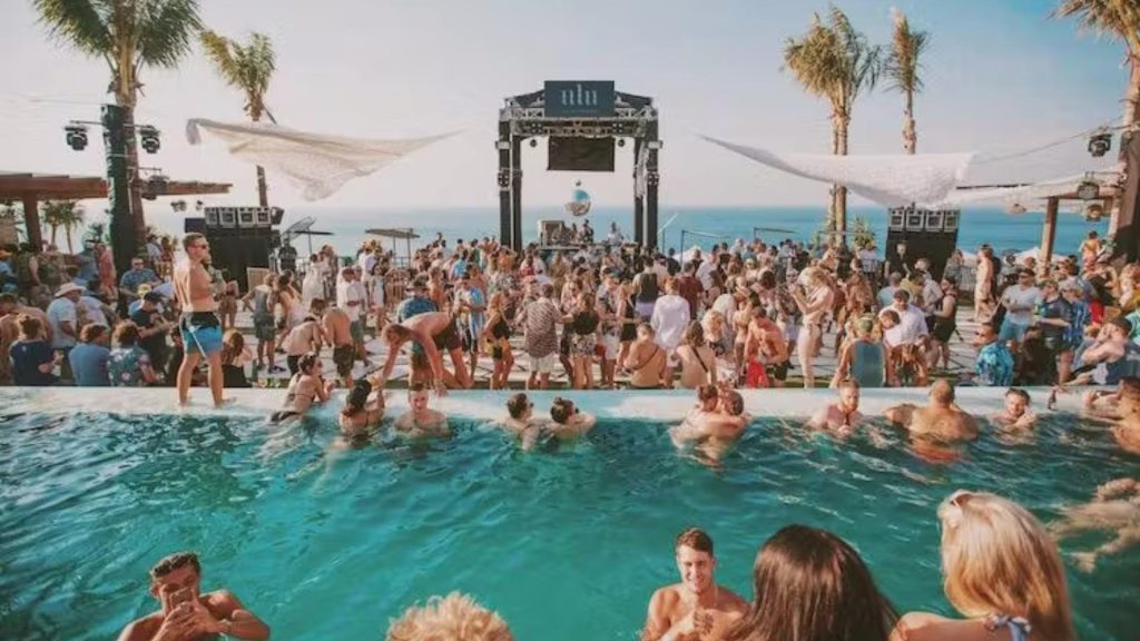 Bali Best Dance Clubs - Ulu Cliffhouse